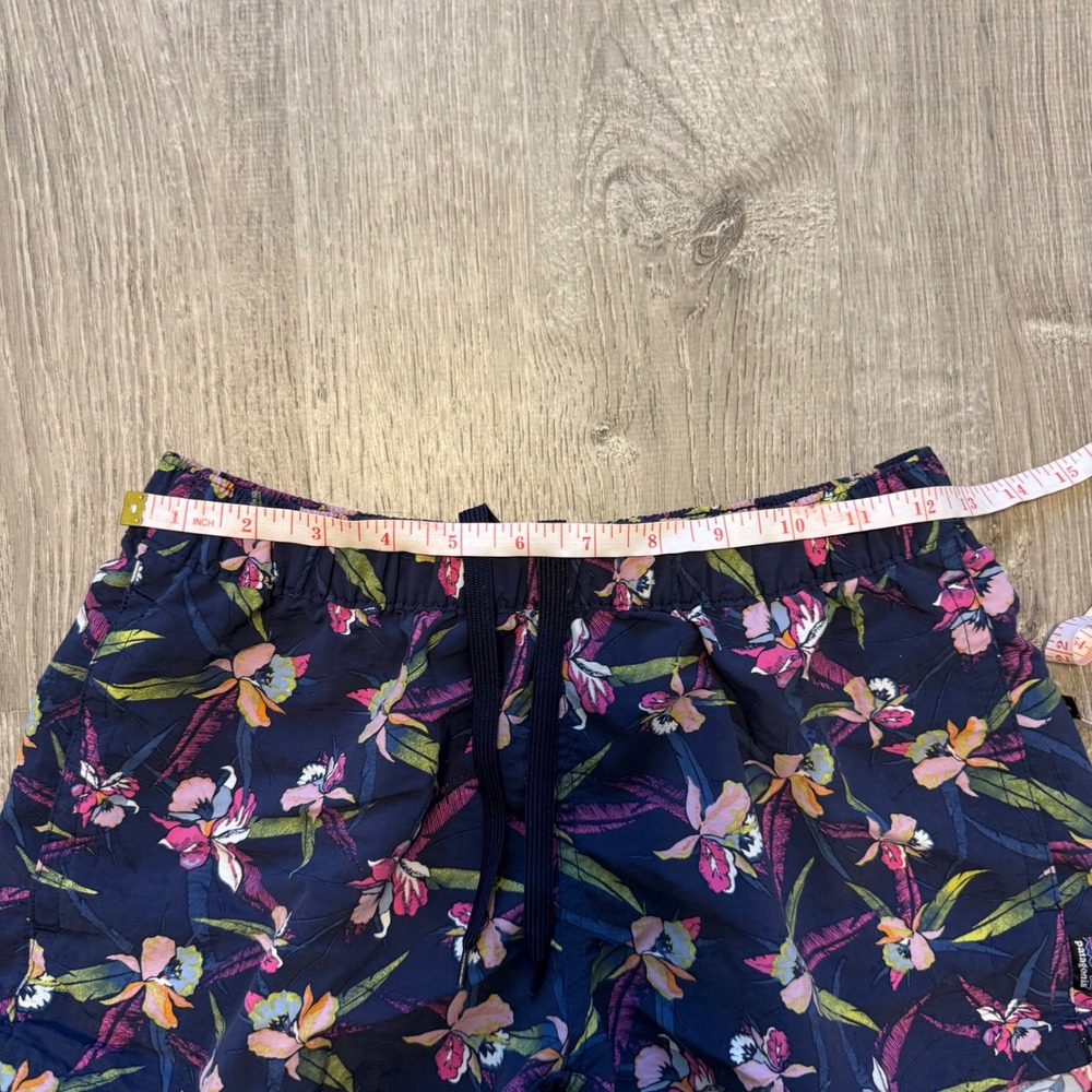 Patagonia Baggies Shorts Womens Small Navy Blue Floral Orchid Print 2.5 Inseam - Picture 4 of 5